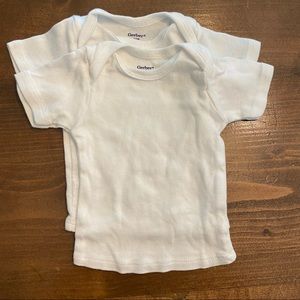 🤰🏻Nesting! Must go by 8/20🤰🏻Gerber shirts